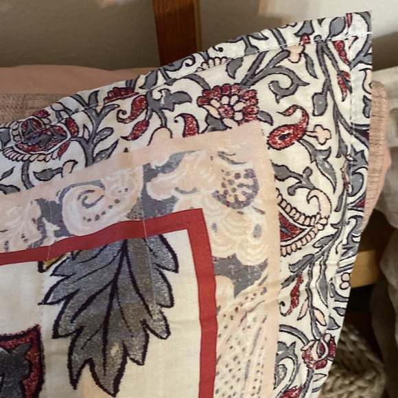 Studio D Floral Quilted Euro Sham, 26” x 26”, 100% Cotton NEW - Picture 3 of 8